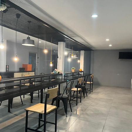 V30 Sukhumvit Otel Bangkok Dış mekan fotoğraf