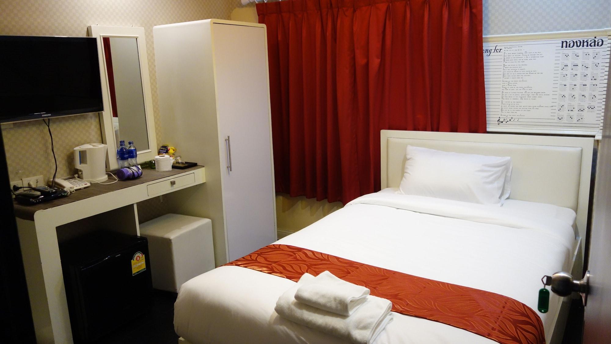 V30 Sukhumvit Otel Bangkok Dış mekan fotoğraf