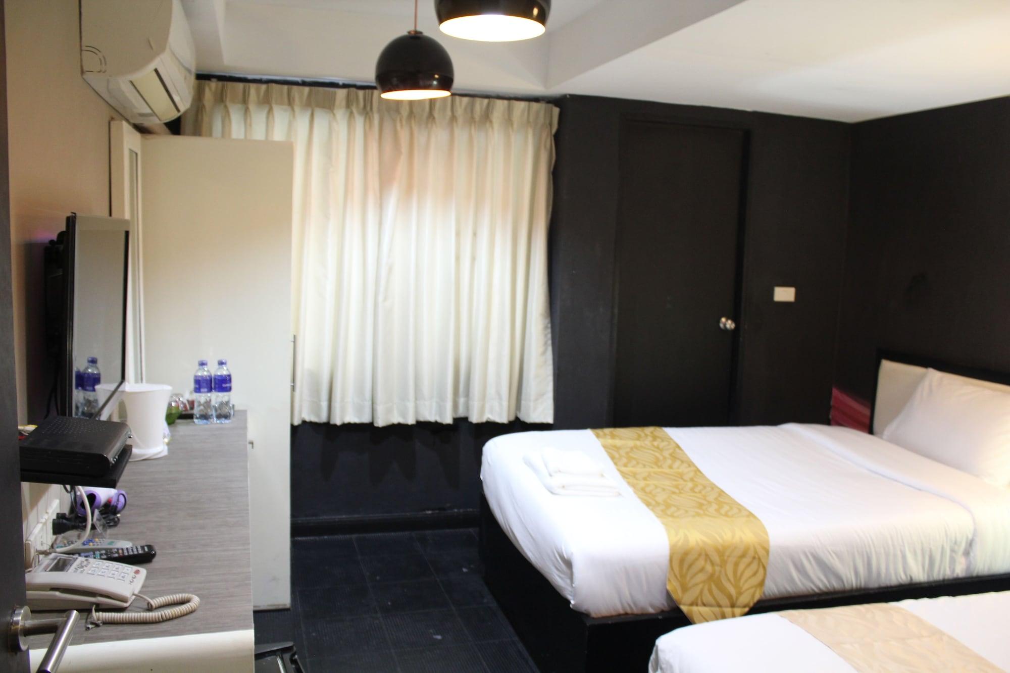 V30 Sukhumvit Otel Bangkok Dış mekan fotoğraf
