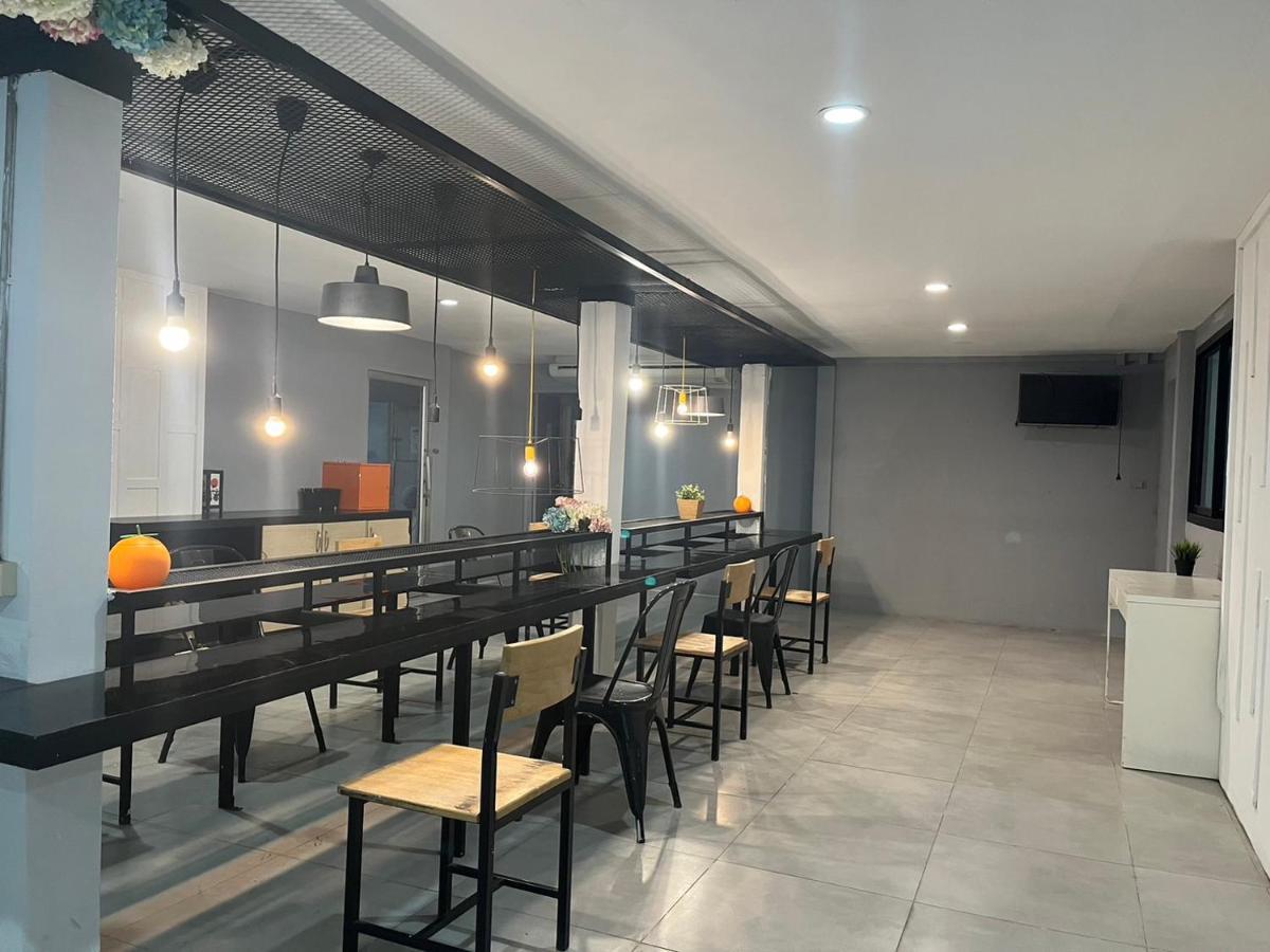 V30 Sukhumvit Otel Bangkok Dış mekan fotoğraf