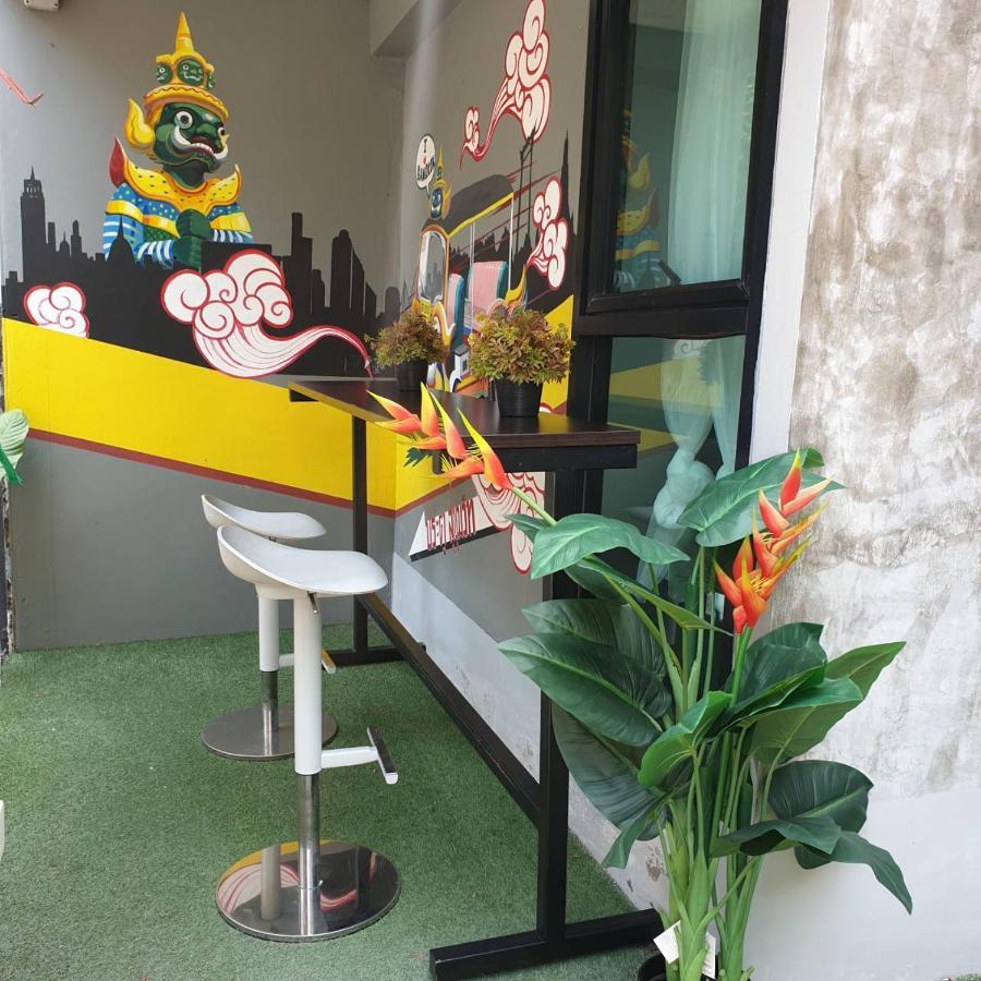 V30 Sukhumvit Otel Bangkok Dış mekan fotoğraf