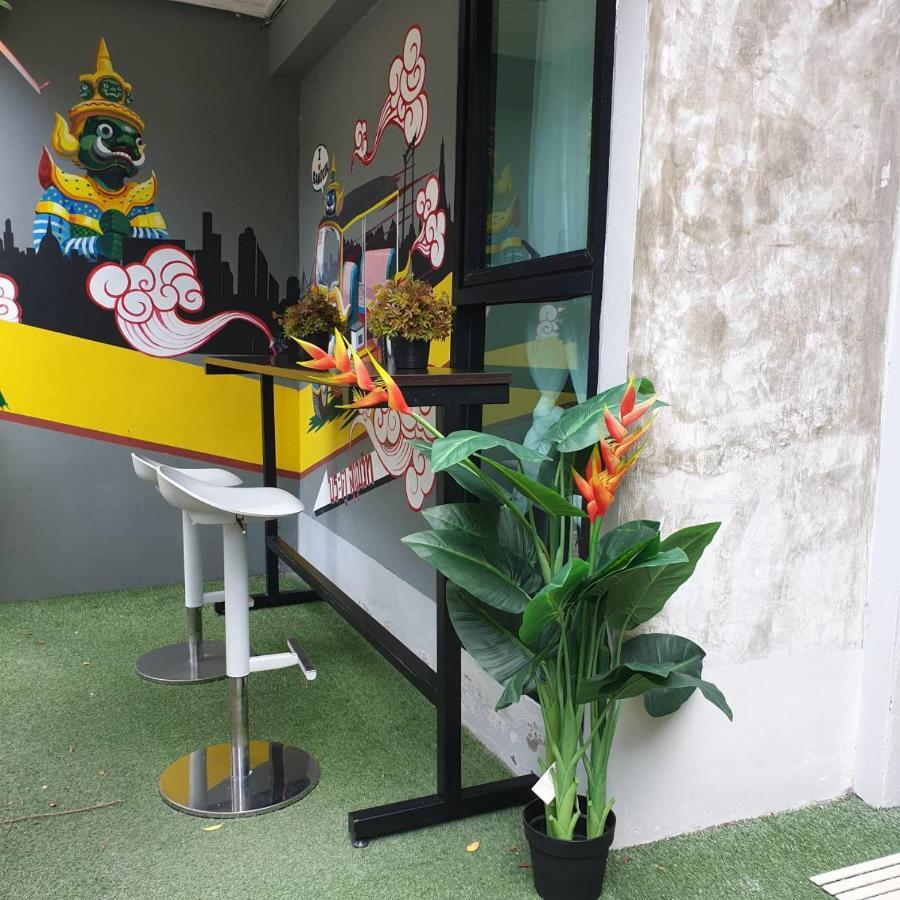 V30 Sukhumvit Otel Bangkok Dış mekan fotoğraf