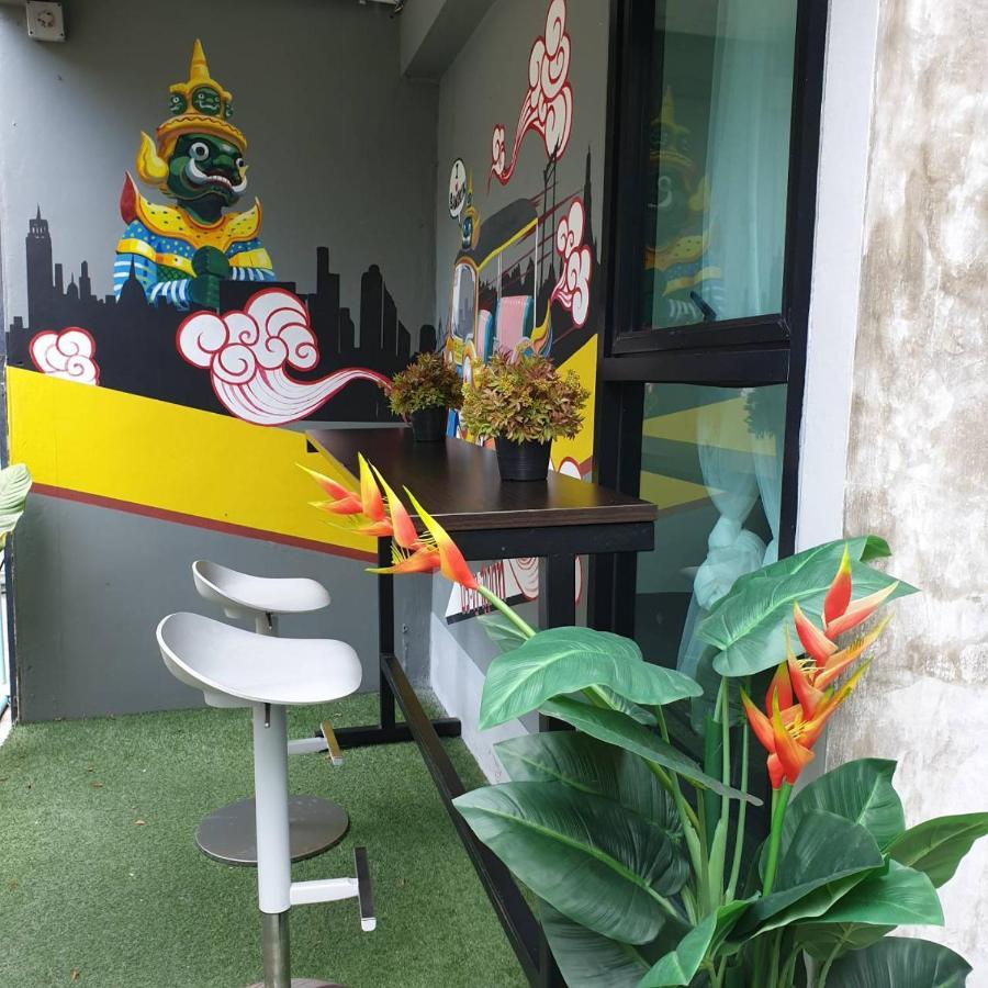 V30 Sukhumvit Otel Bangkok Dış mekan fotoğraf