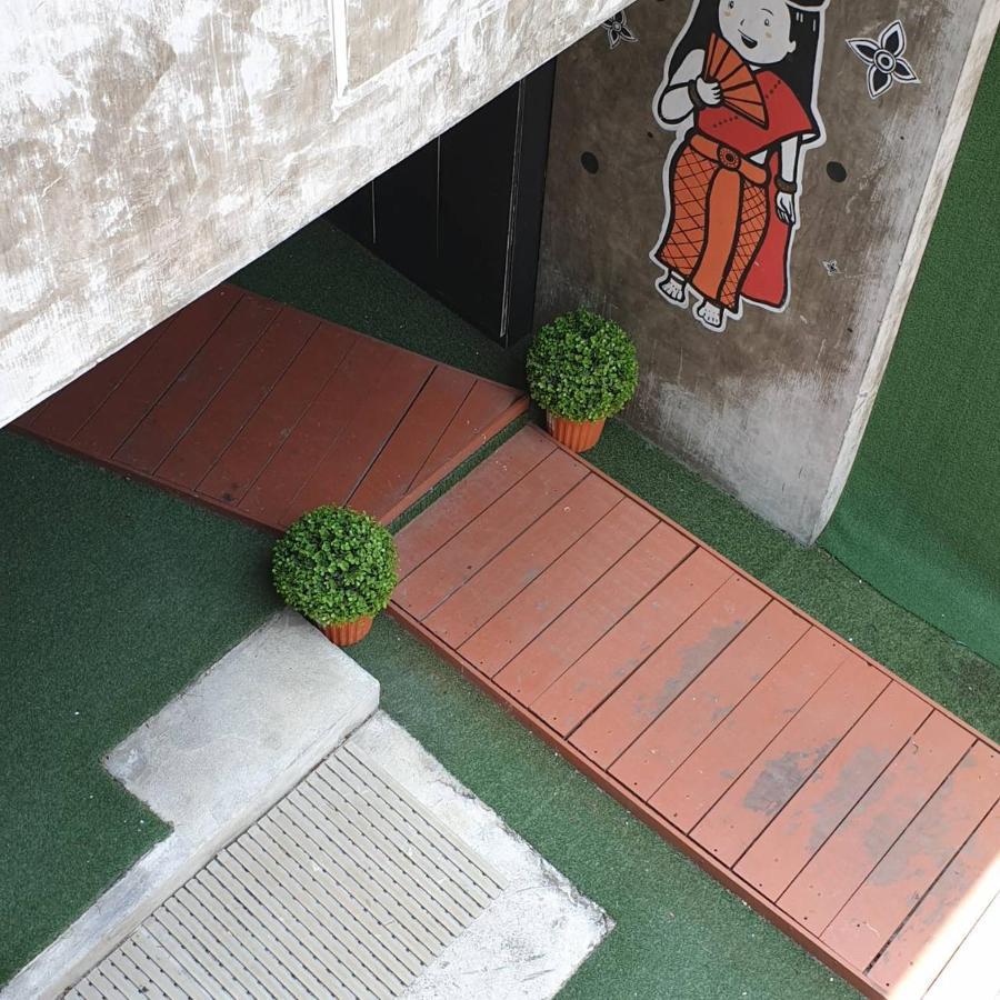 V30 Sukhumvit Otel Bangkok Dış mekan fotoğraf