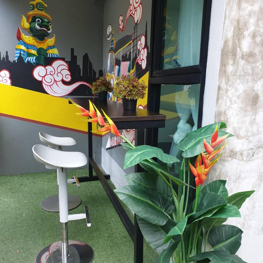 V30 Sukhumvit Otel Bangkok Dış mekan fotoğraf