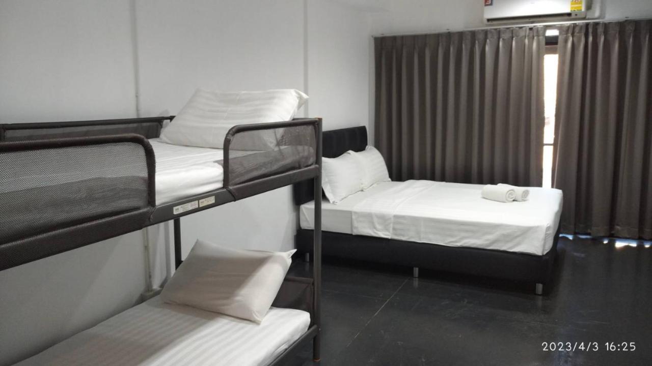 V30 Sukhumvit Otel Bangkok Dış mekan fotoğraf