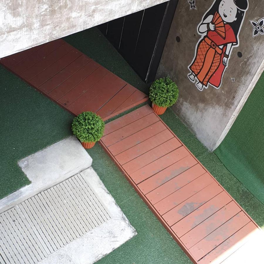 V30 Sukhumvit Otel Bangkok Dış mekan fotoğraf