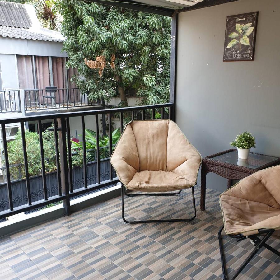V30 Sukhumvit Otel Bangkok Dış mekan fotoğraf