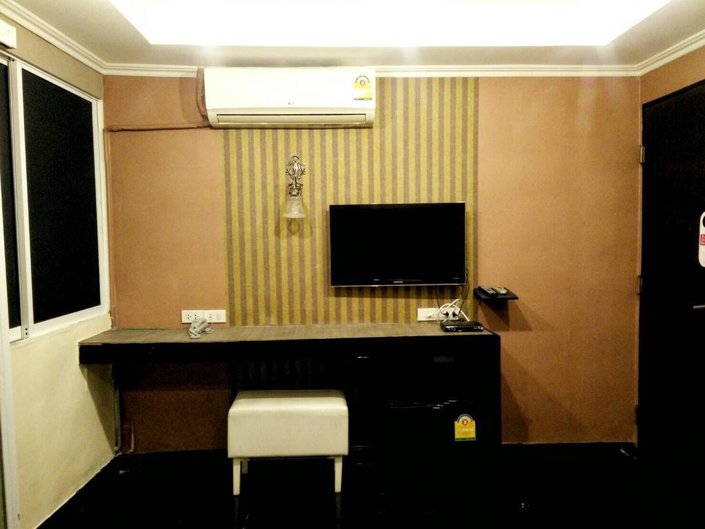V30 Sukhumvit Otel Bangkok Dış mekan fotoğraf