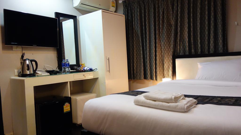 V30 Sukhumvit Otel Bangkok Dış mekan fotoğraf