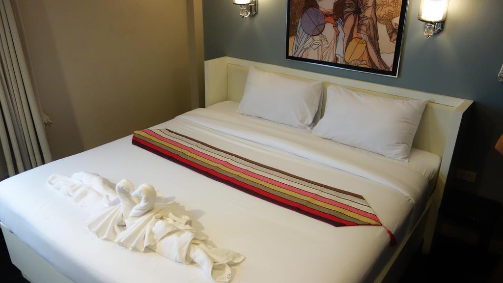 V30 Sukhumvit Otel Bangkok Dış mekan fotoğraf