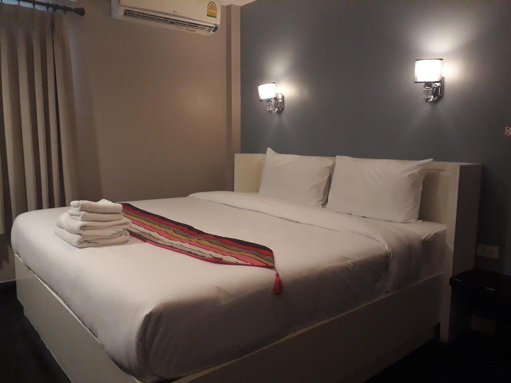V30 Sukhumvit Otel Bangkok Dış mekan fotoğraf
